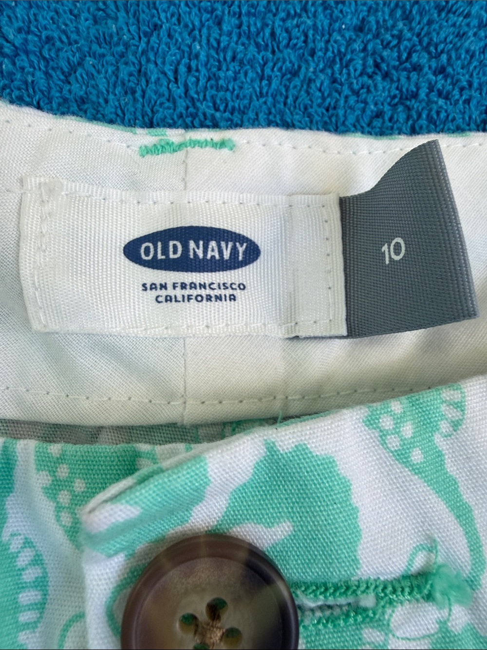 Old Navy Mint Green and White Seahorse Print Shorts - Picture 2 of 5